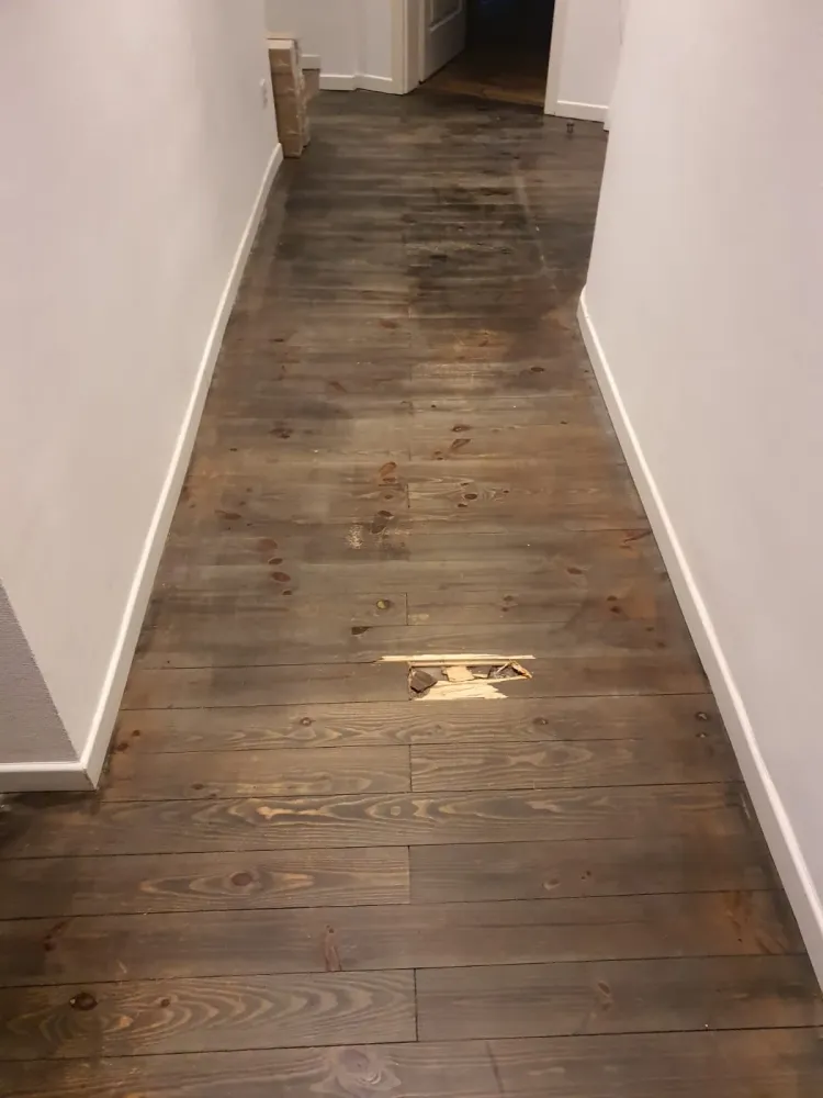 Avant - Pose d'un parquet contrecollé à Strasbourg (1webp