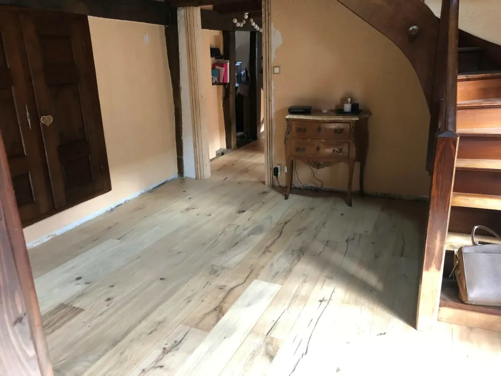 Pose d'un parquet aspect brut à Scherwiller (8)webp