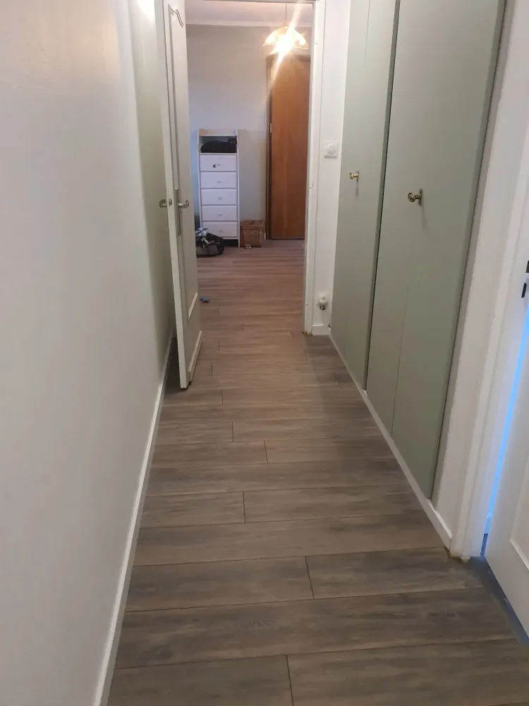 Pose d'un stratifié à Schiltigheim