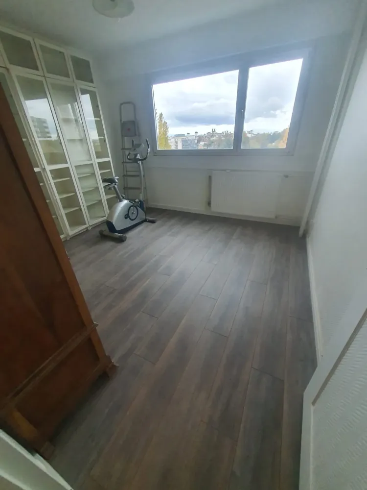 Pose d'un stratifié à Schiltigheim
