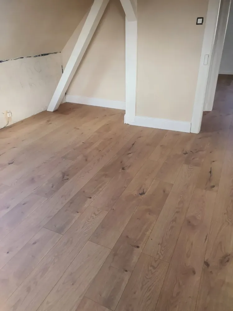 Pose d'un stratifié à Duttlenheim