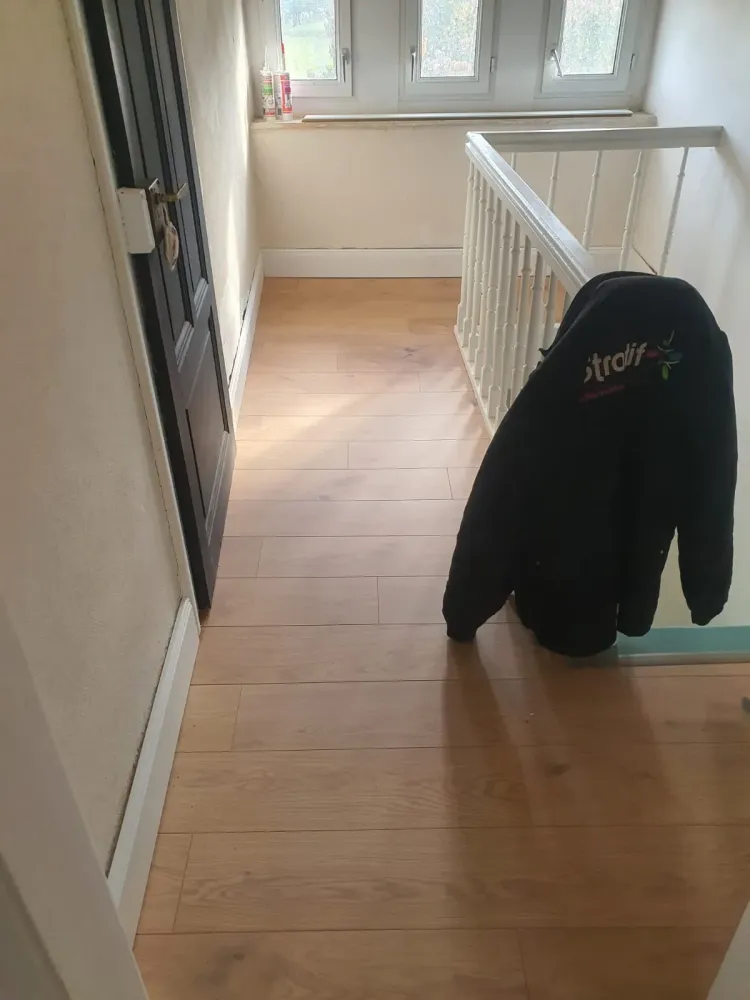 Pose d'un stratifié à Duttlenheim