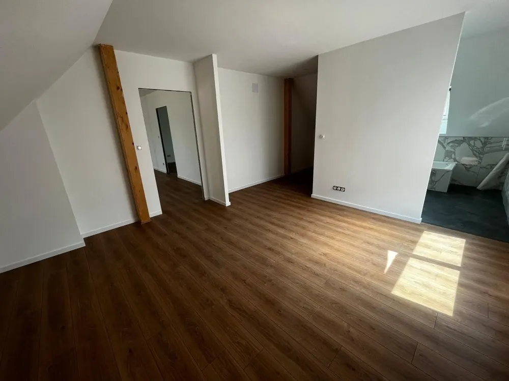 Pose d'un stratifié à Oberschaeffolsheim