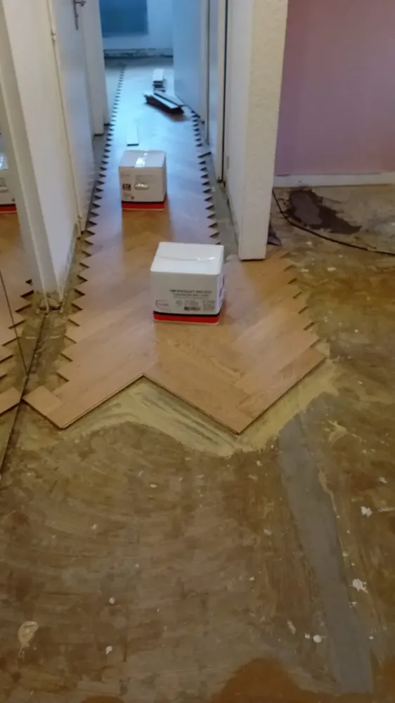 Pose d’un parquet contrecollé à Niederhausbergen webp