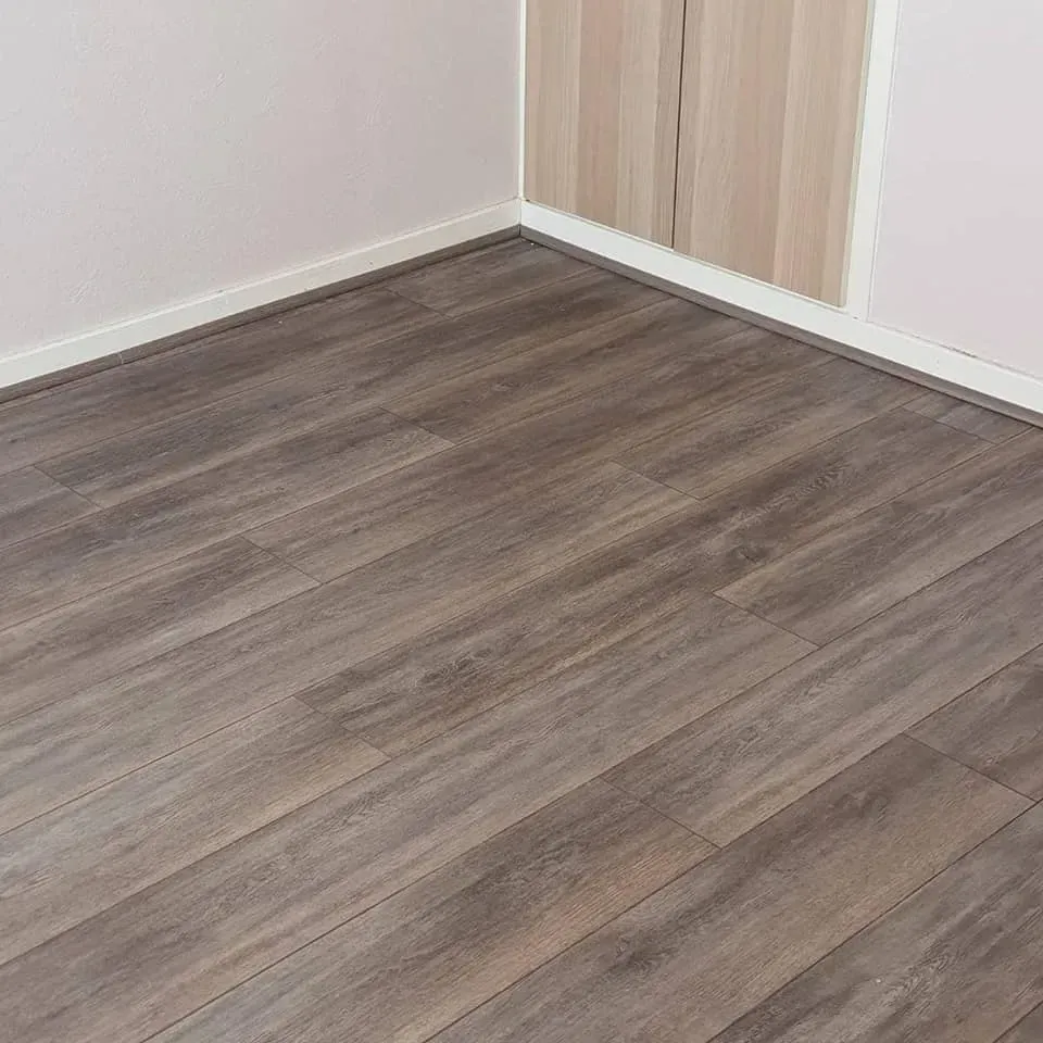 Pose d’un stratifié à Schiltigheim