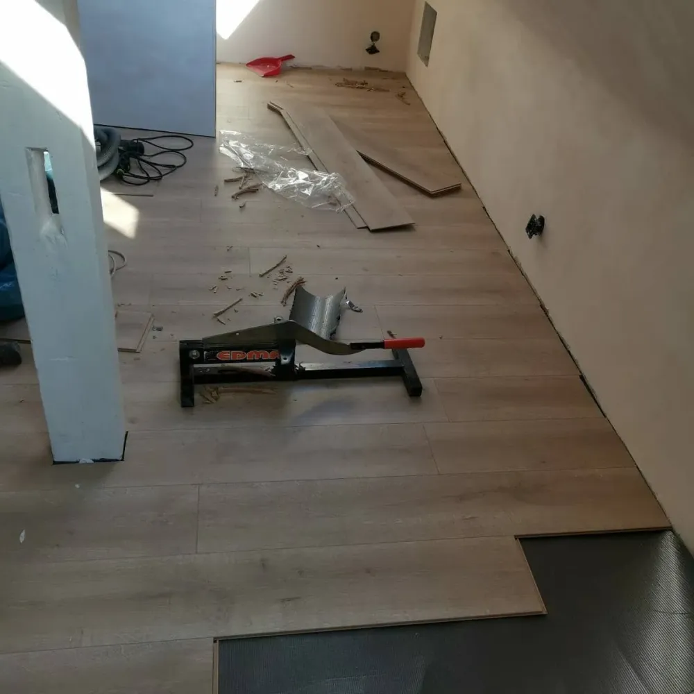 Pose d'un stratifié (14)
