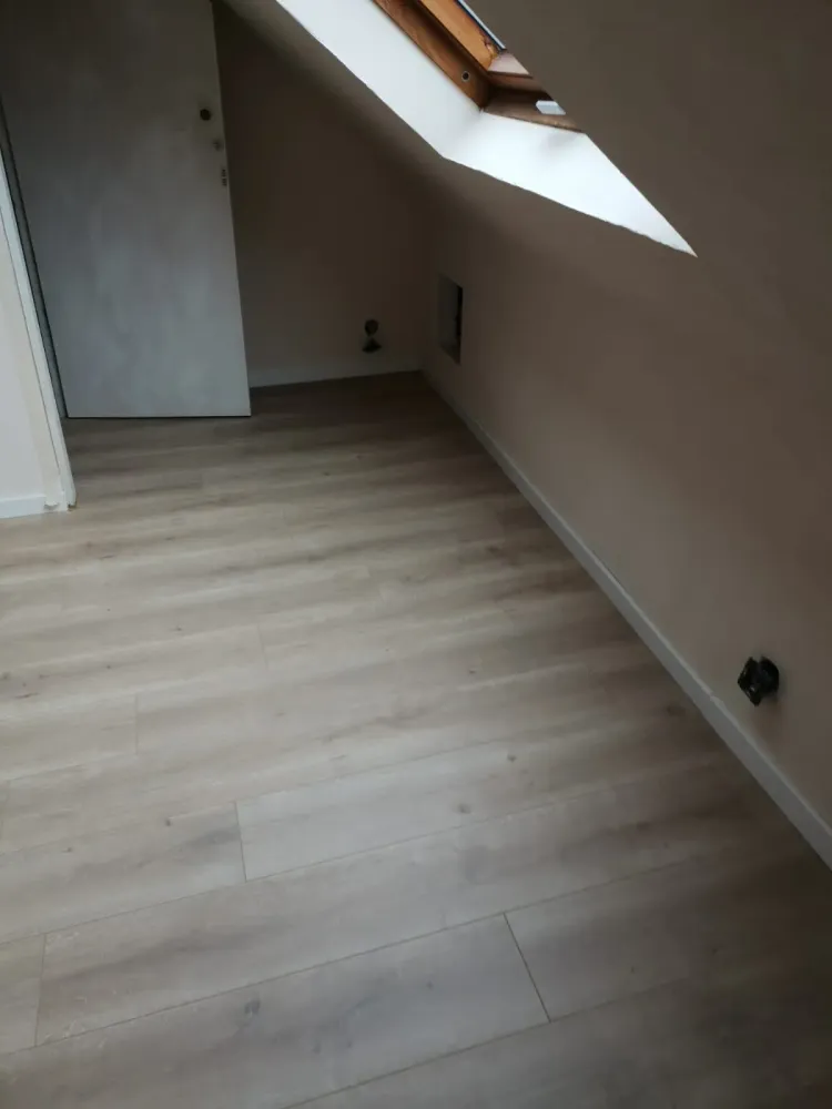 Pose d’un stratifié à Vendenhei