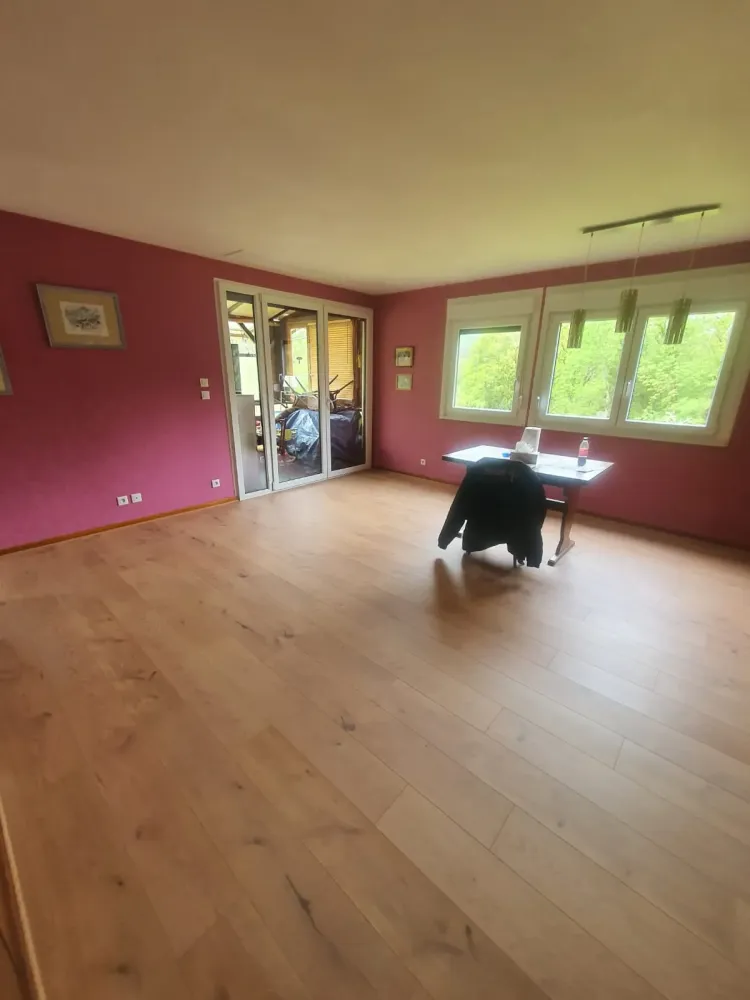 Pose d'un stratifié à Sparbach