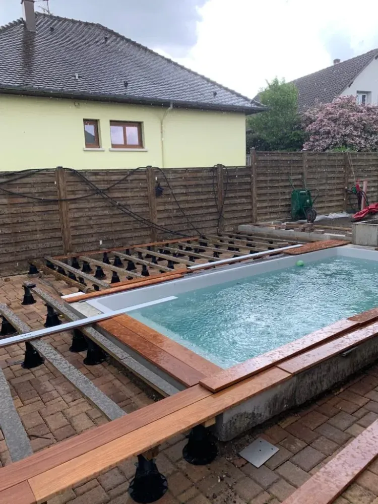 Pose d'une terrasse en cumaru