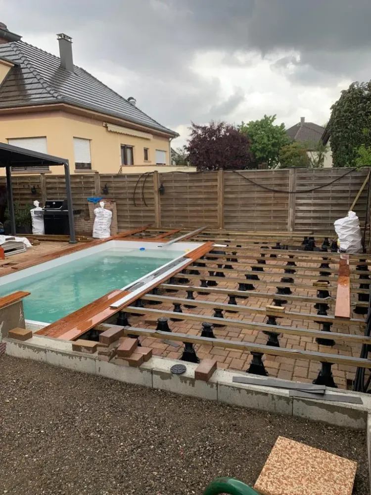 Pose d'une terrasse en cumaru
