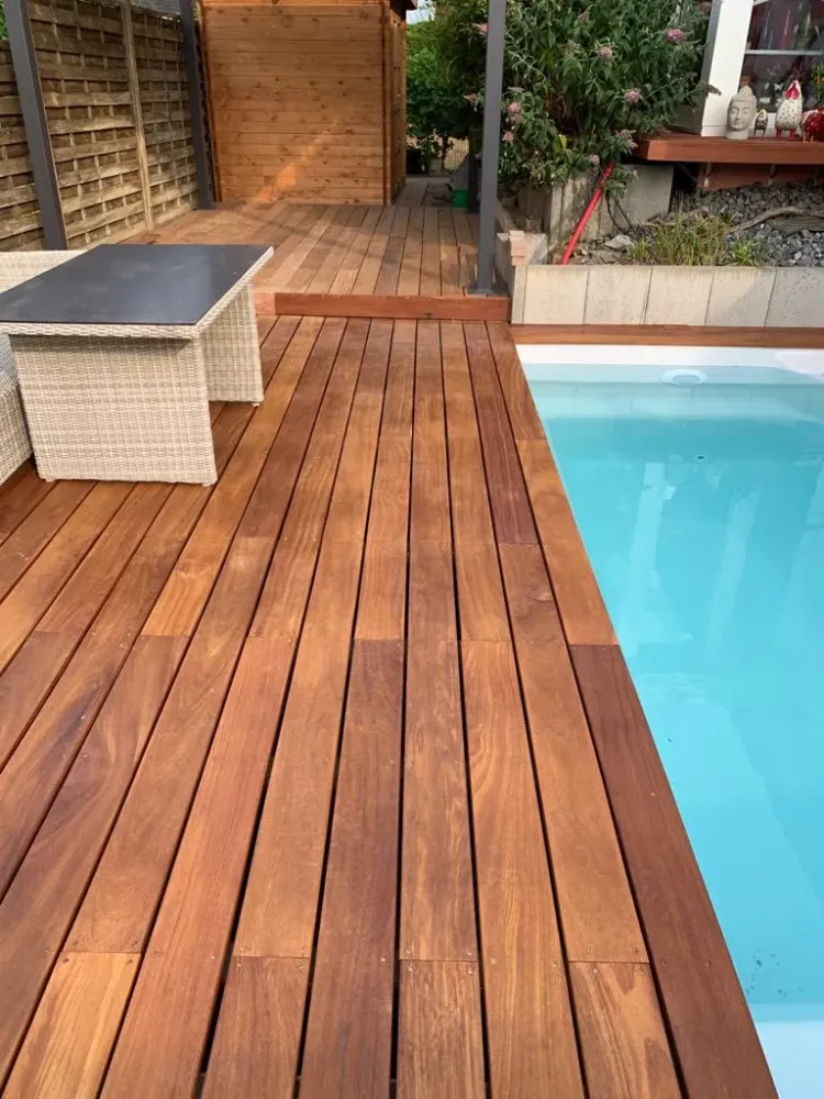 Pose d'une terrasse en cumaru