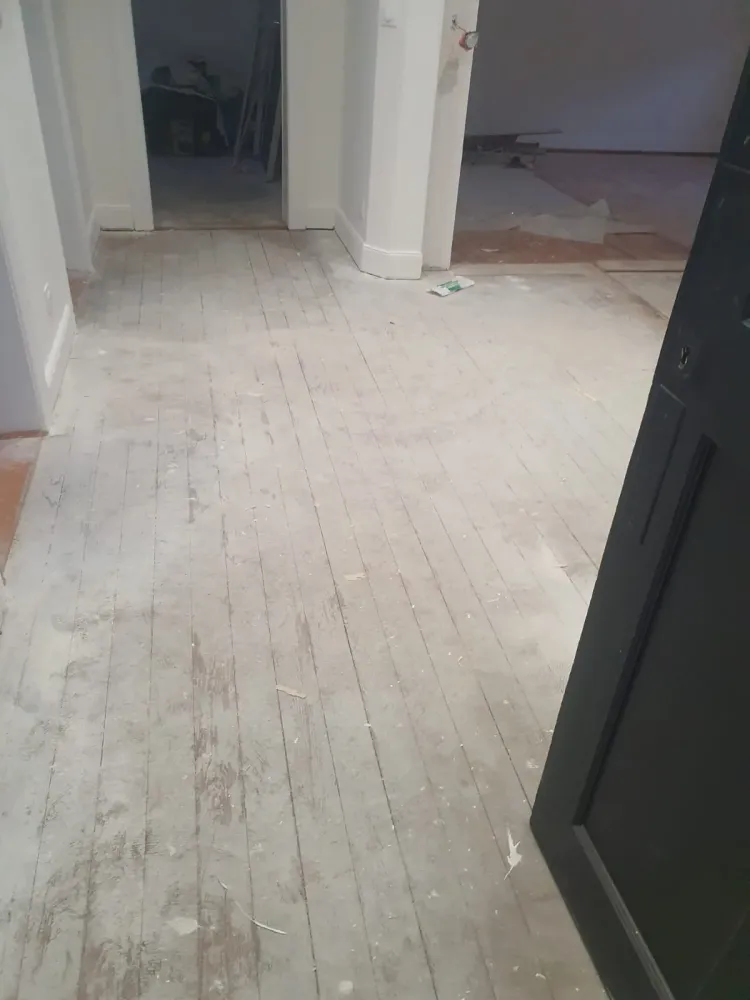 Ponçage d'un ancien parquet