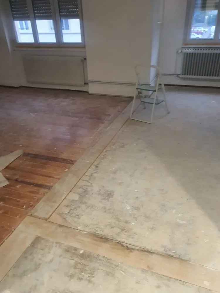 Ponçage d'un ancien parquet à Strasbourg