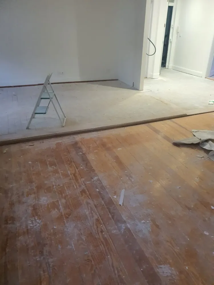 Ponçage d'un ancien parquet à Strasbourg