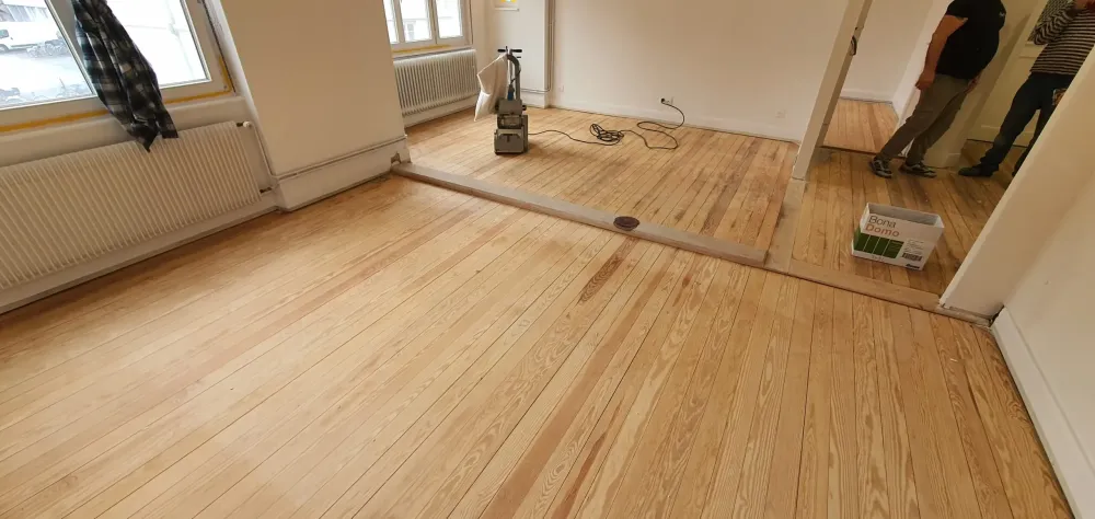 Ponçage d'un ancien parquet à Strasbourg