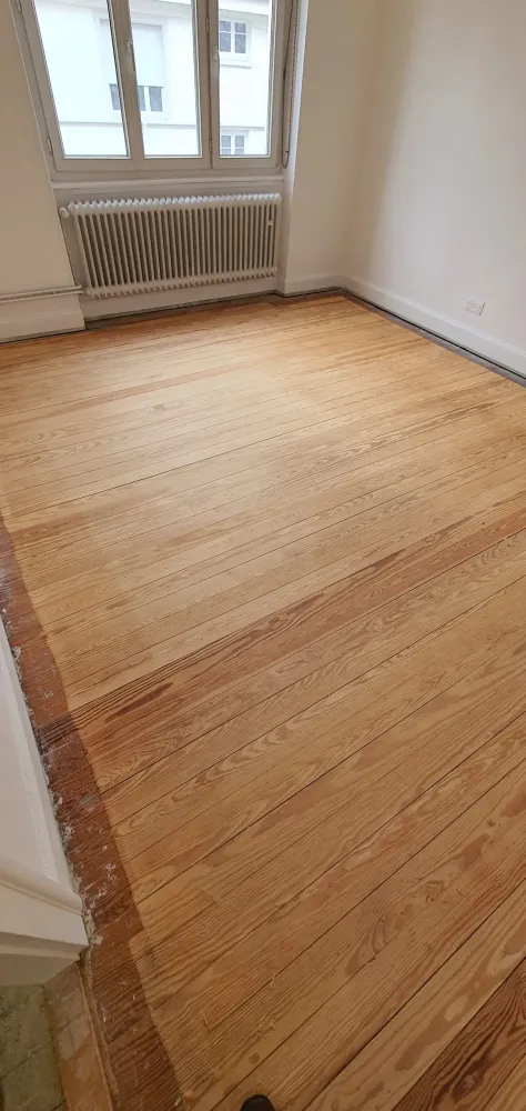 Ponçage d'un ancien parquet à Strasbourg
