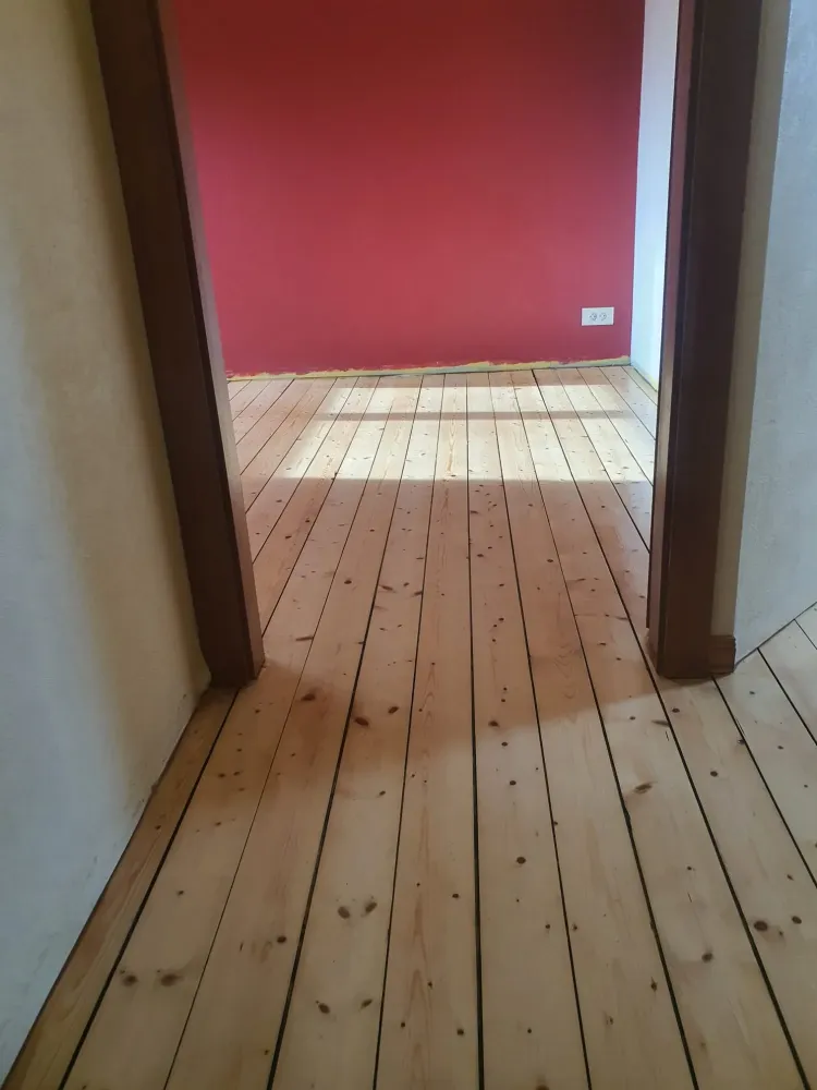 Ponçage et vitrification d'un parquet