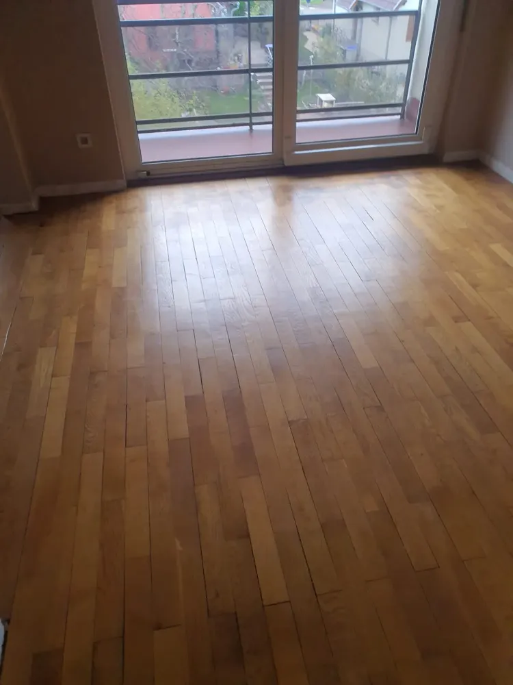 Ponçage d'un parquet & pose de plinthes à Strasbourg
