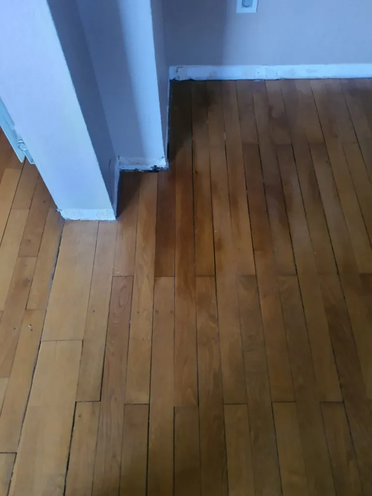 Ponçage d'un parquet & pose de plinthes à Strasbourg
