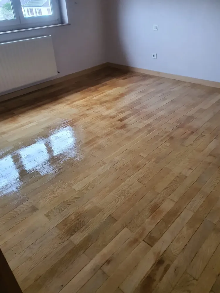 Ponçage d'un parquet & pose de plinthes à Strasbourg