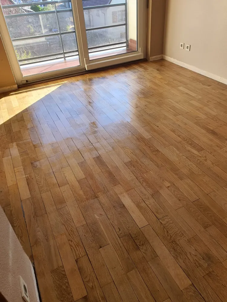 Ponçage d'un parquet & pose de plinthes à Strasbourg