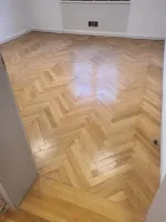 Ponçage et vitrification d'un parquet à Reichschoffen
