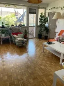 Parquet vinyl avec une texture bois réaliste (1)webp