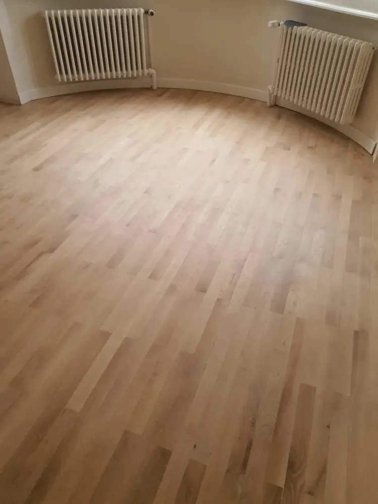 Ponçage d’un vieux parquet à Strasbourg