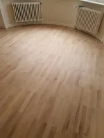 Ponçage d’un vieux parquet à Strasbourg