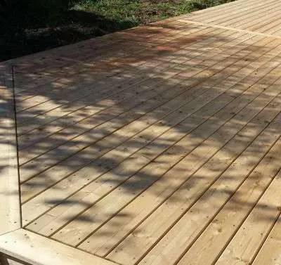 Terrasse Mélèze de Sibérie